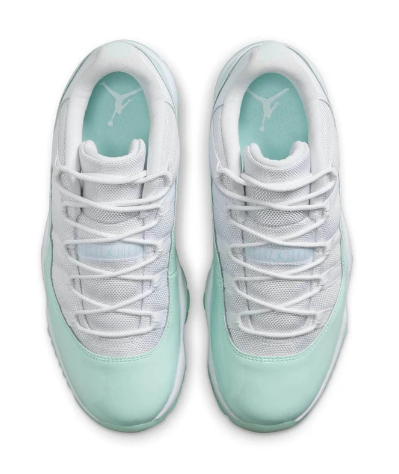 Air Jordan 11 WMNS 'Neapolitan'