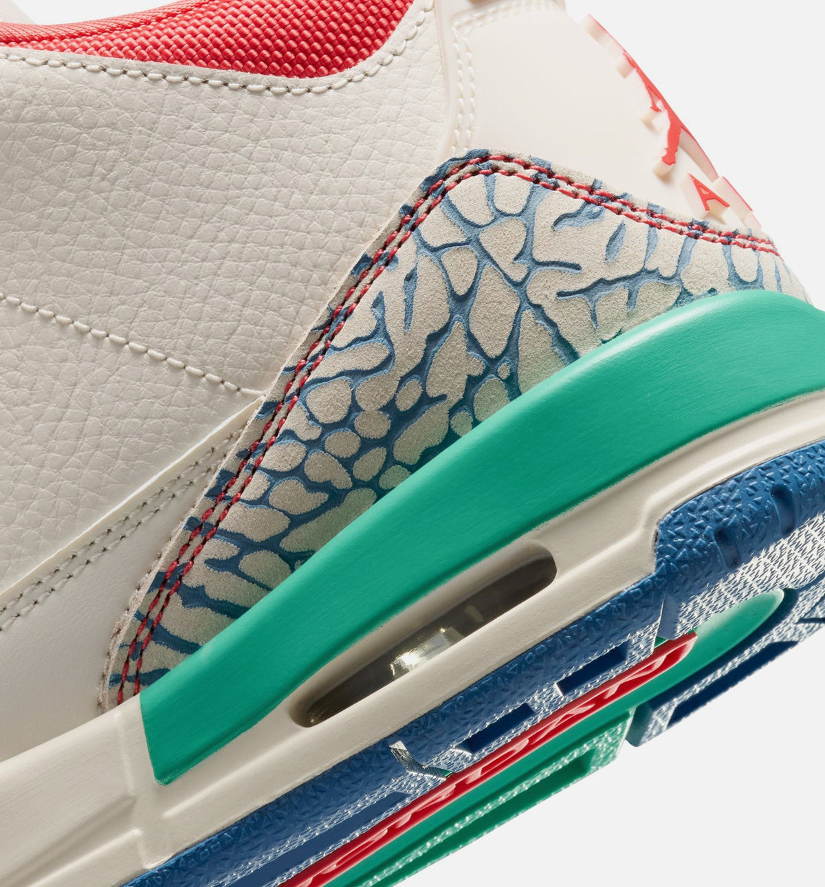 Air Jordan 3 Retro 'Play Your Way' Grade School - Chalk/Track Red/True Blue/Kinetic Green