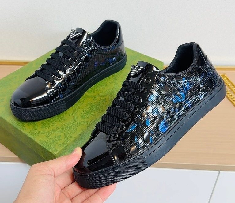 Gucci Men's Black and Dark Blue Patterned Sneakers